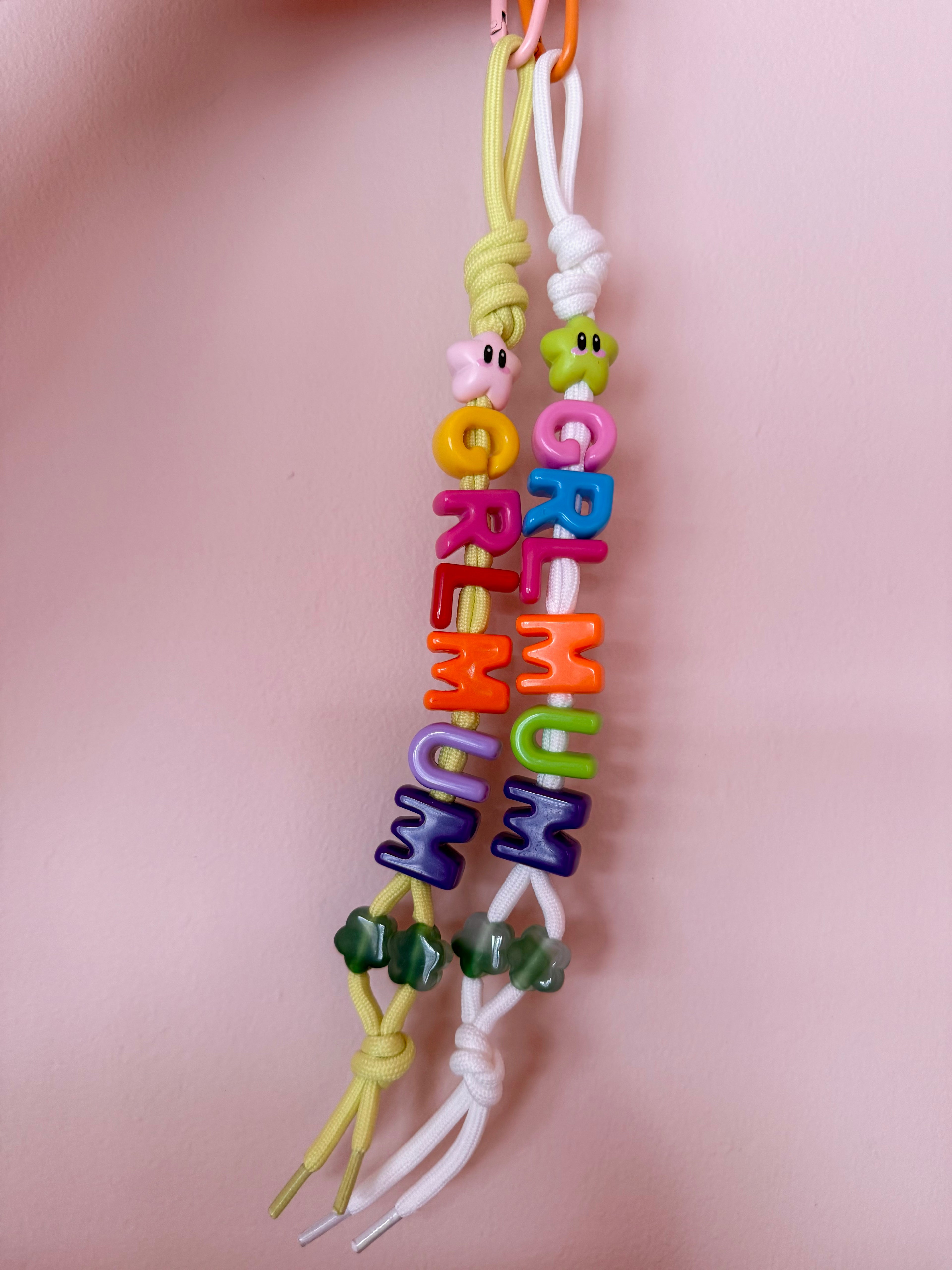 DAZED JOY Green+White GRL mum keychain