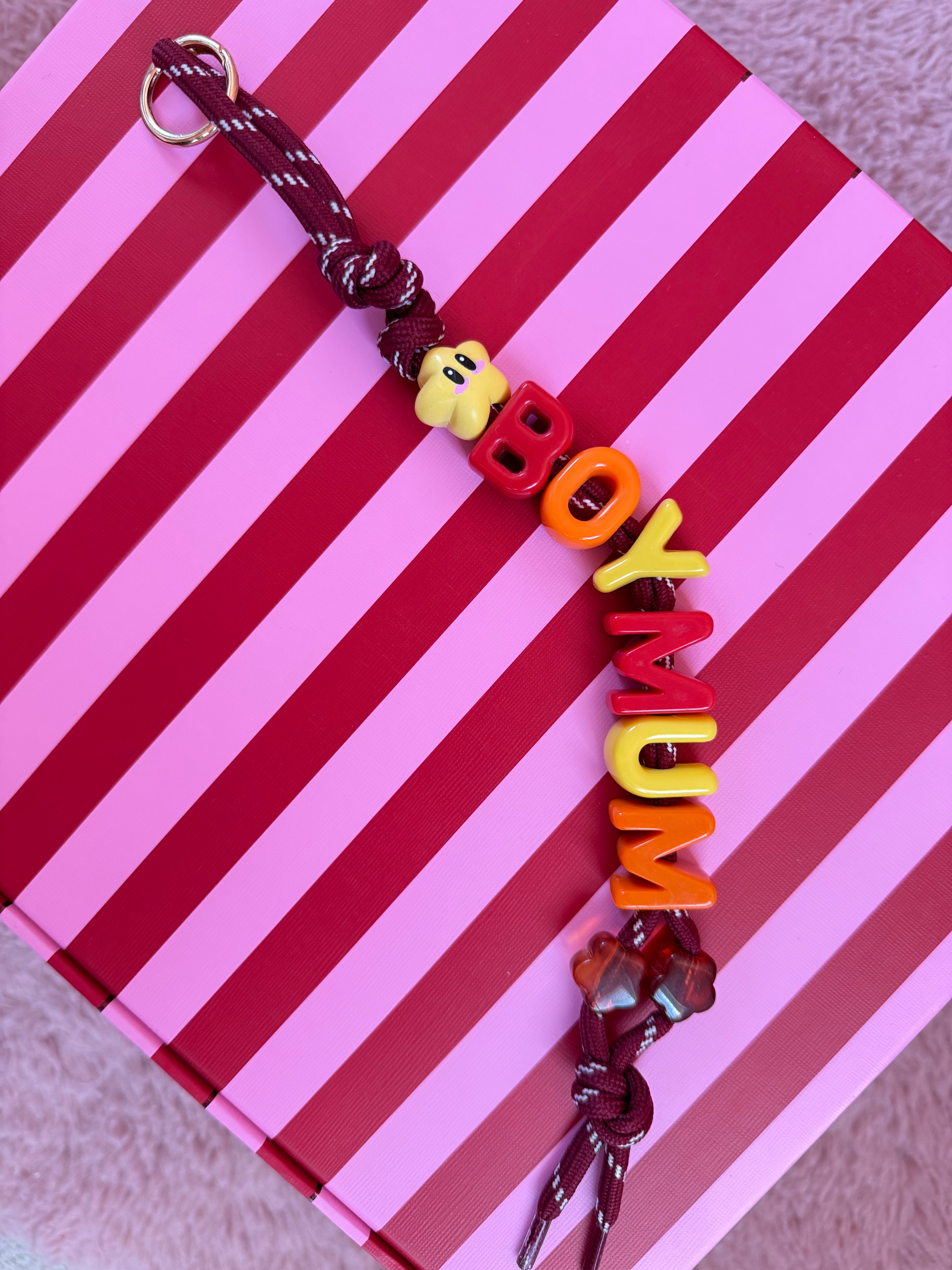 DAZED JOY Yellow+Red Boy Mum Keychain
